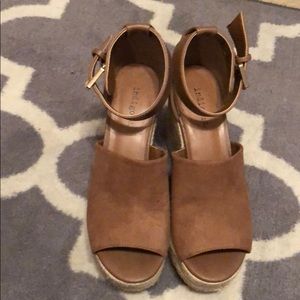 Brown wedges